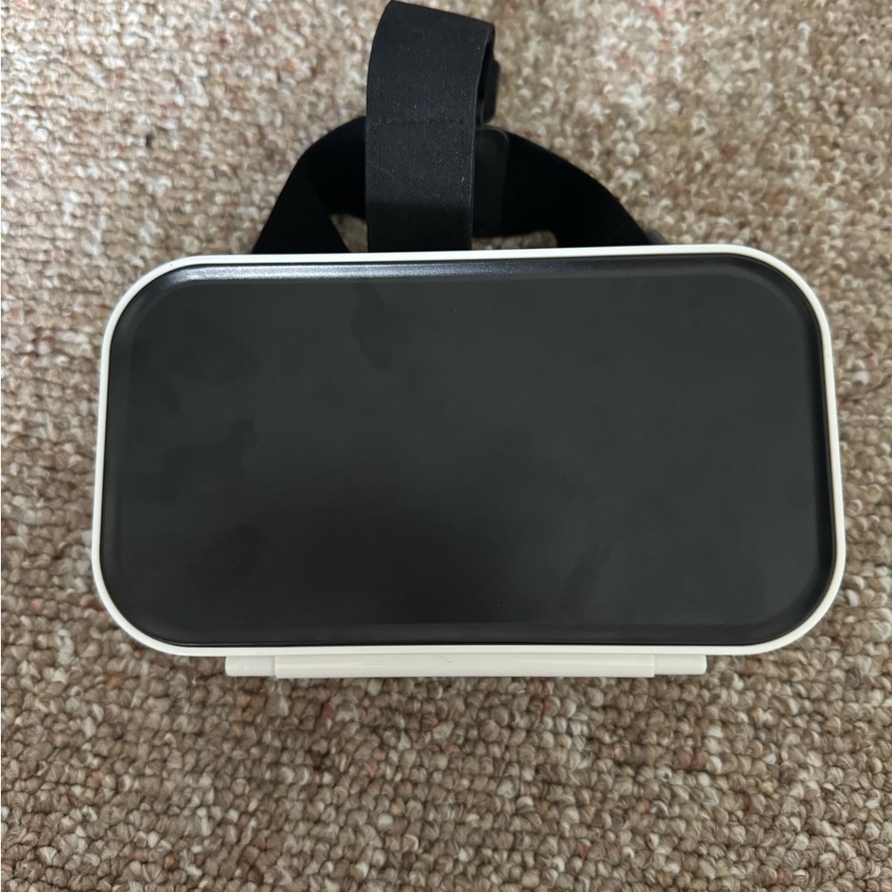 Sharper Image Black and White Smartphone VR Headset